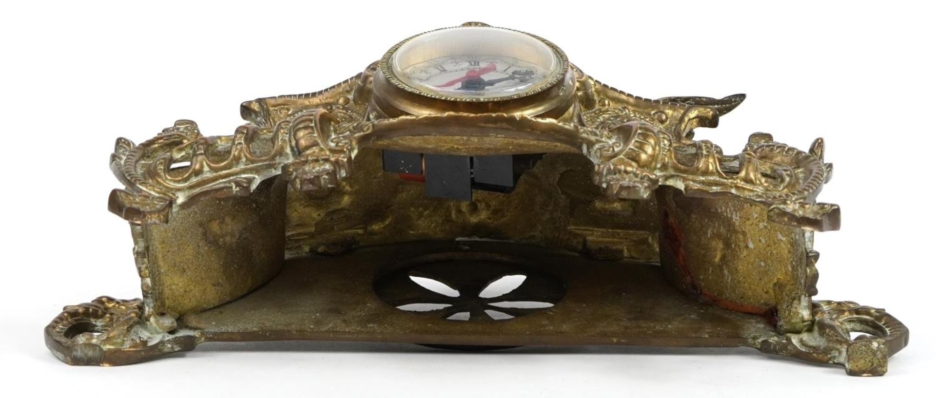 French design gilt brass mantle clock mounted with a winged figure and bird, 35cm wide - Bild 3 aus 3