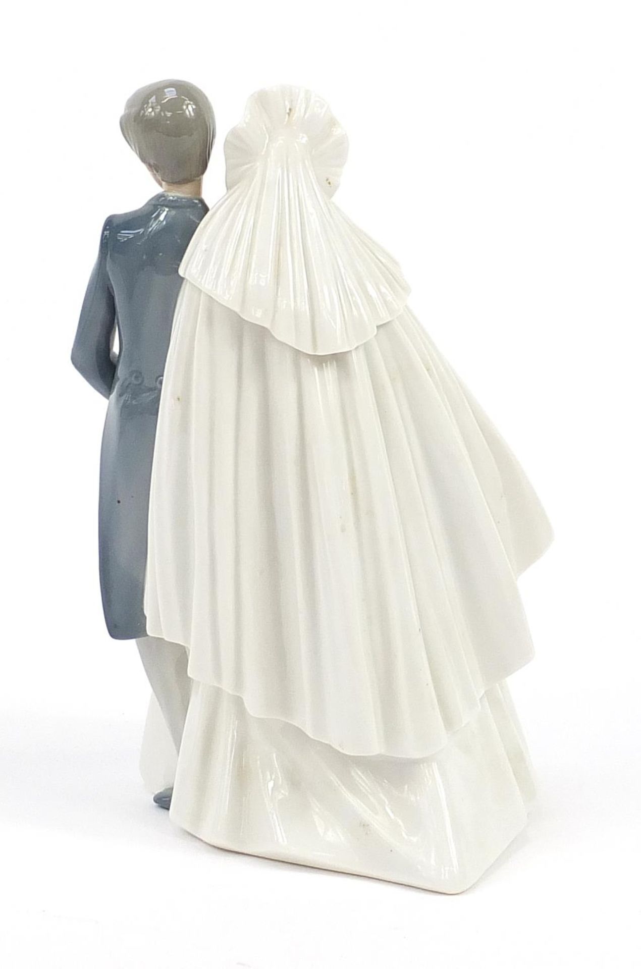 Nao porcelain bride and groom figure group with box number 01247, 26.5cm high - Image 3 of 4