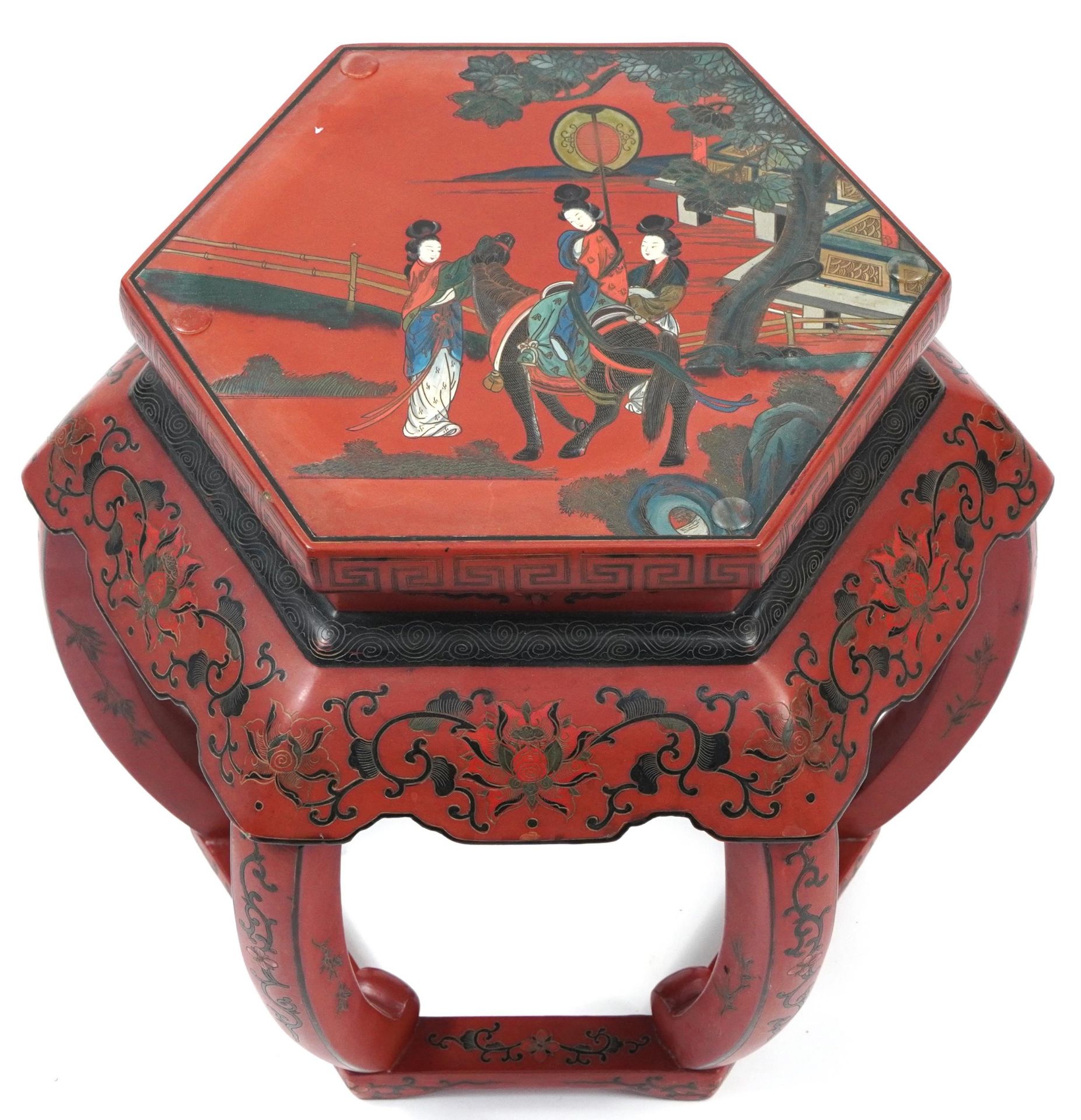 Chinese red lacquered chinoiserie occasional table, 48cm H x 52cm W x 46cm D - Bild 2 aus 3