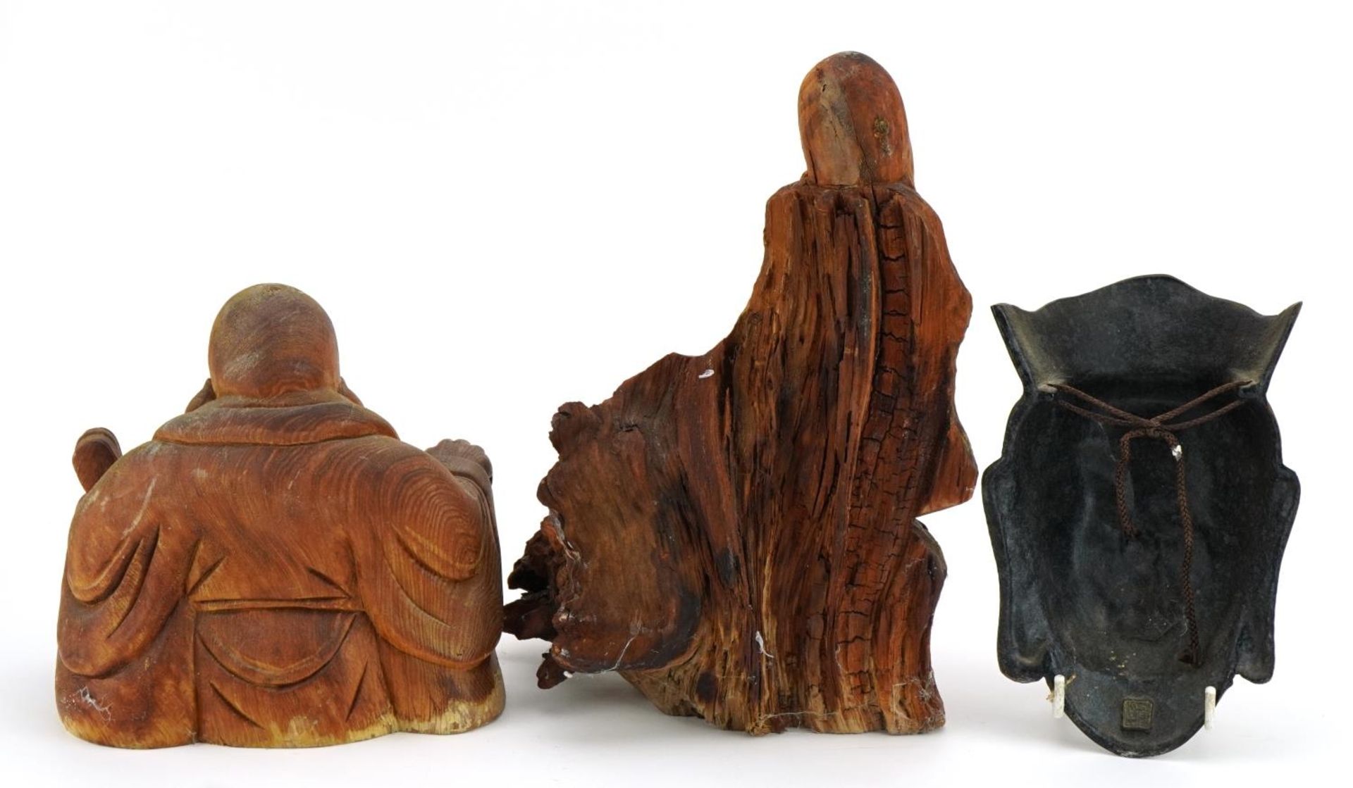 Chino Tibetan patinated cast metal wall plaque in the form of Guanyin and two rootwood carvings, the - Bild 2 aus 4