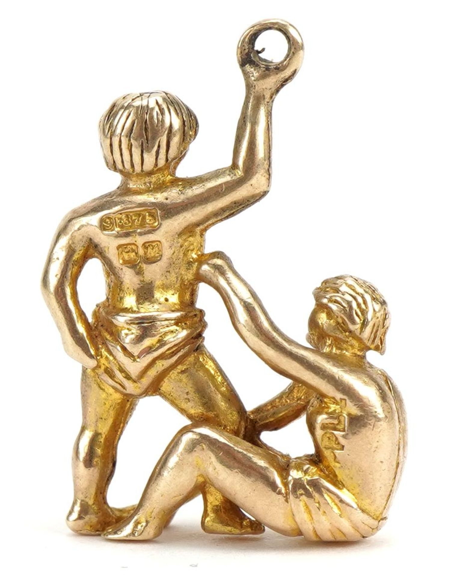 9ct gold two figures fighting charm, 1.8cm high, 2.9g - Image 2 of 3