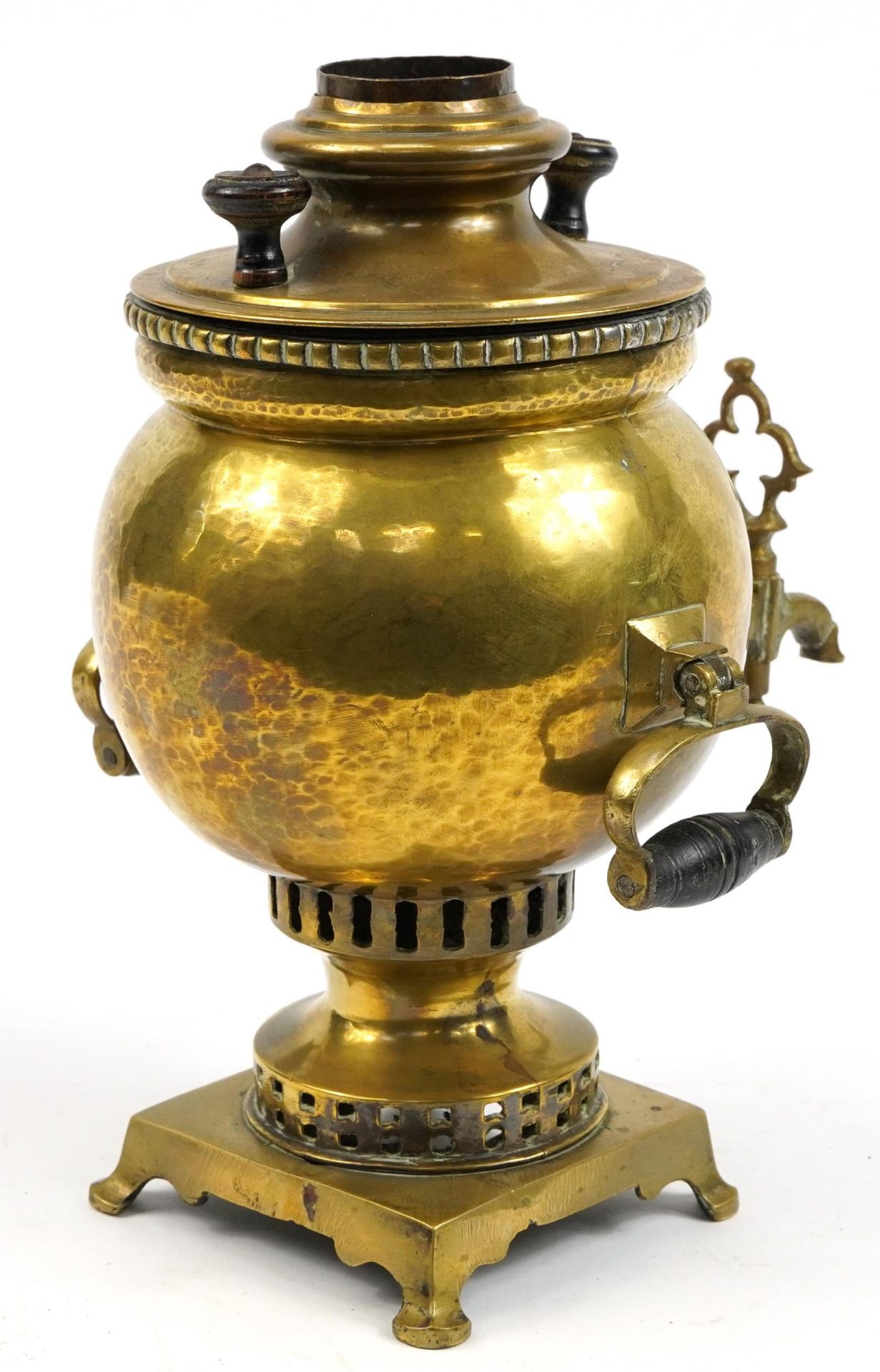 Russian brass samovar with ebonised mounts and impressed marks, 30cm high - Bild 3 aus 5
