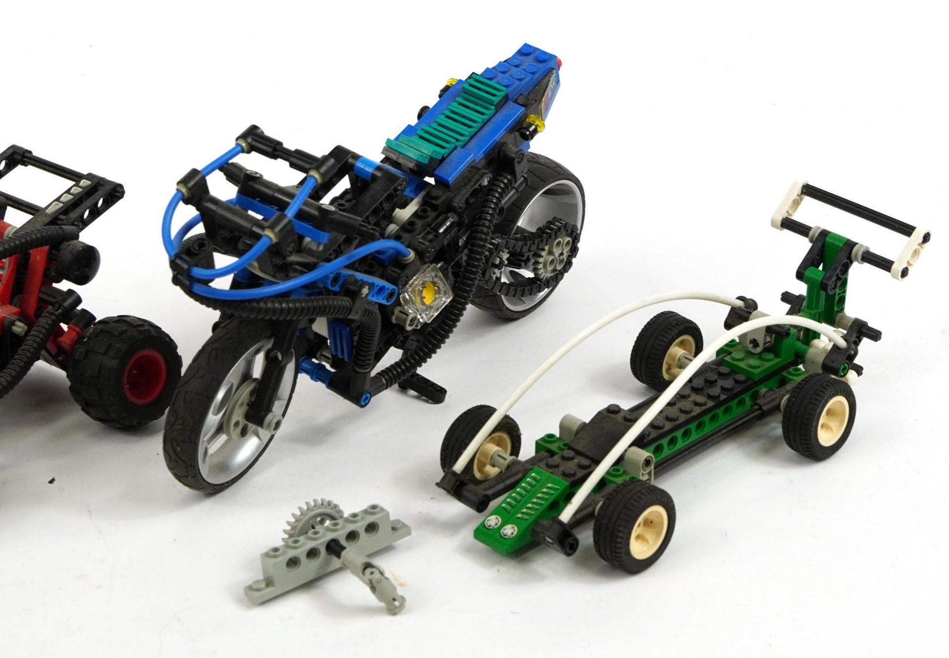 Three vintage Lego Technic racing cars and motor bike with instructions comprising numbers 8417, - Bild 3 aus 3