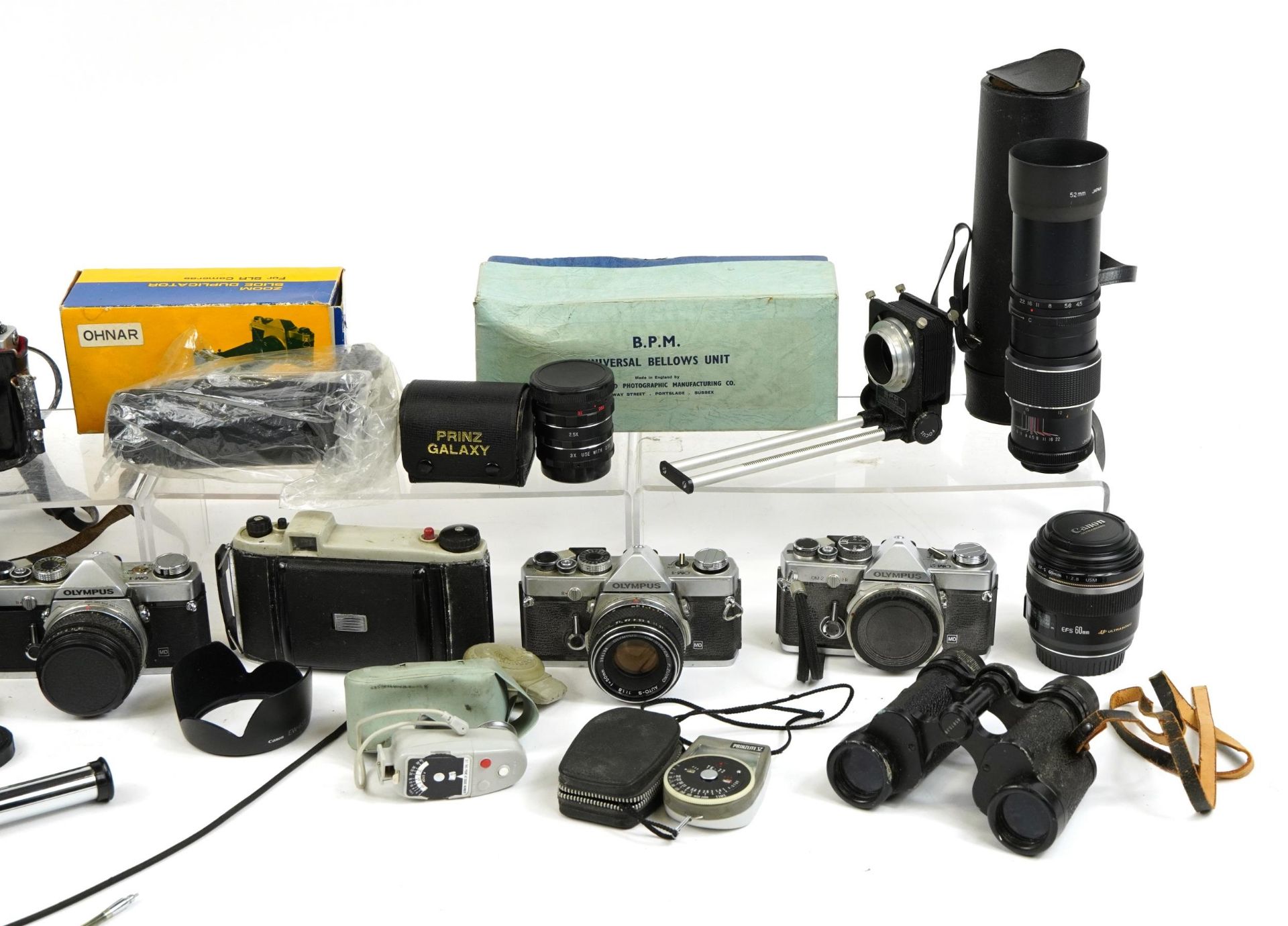 Vintage and later cameras, lenses and accessories including Olympus MD, Pentacon, Ilford, Sigma - Bild 3 aus 3