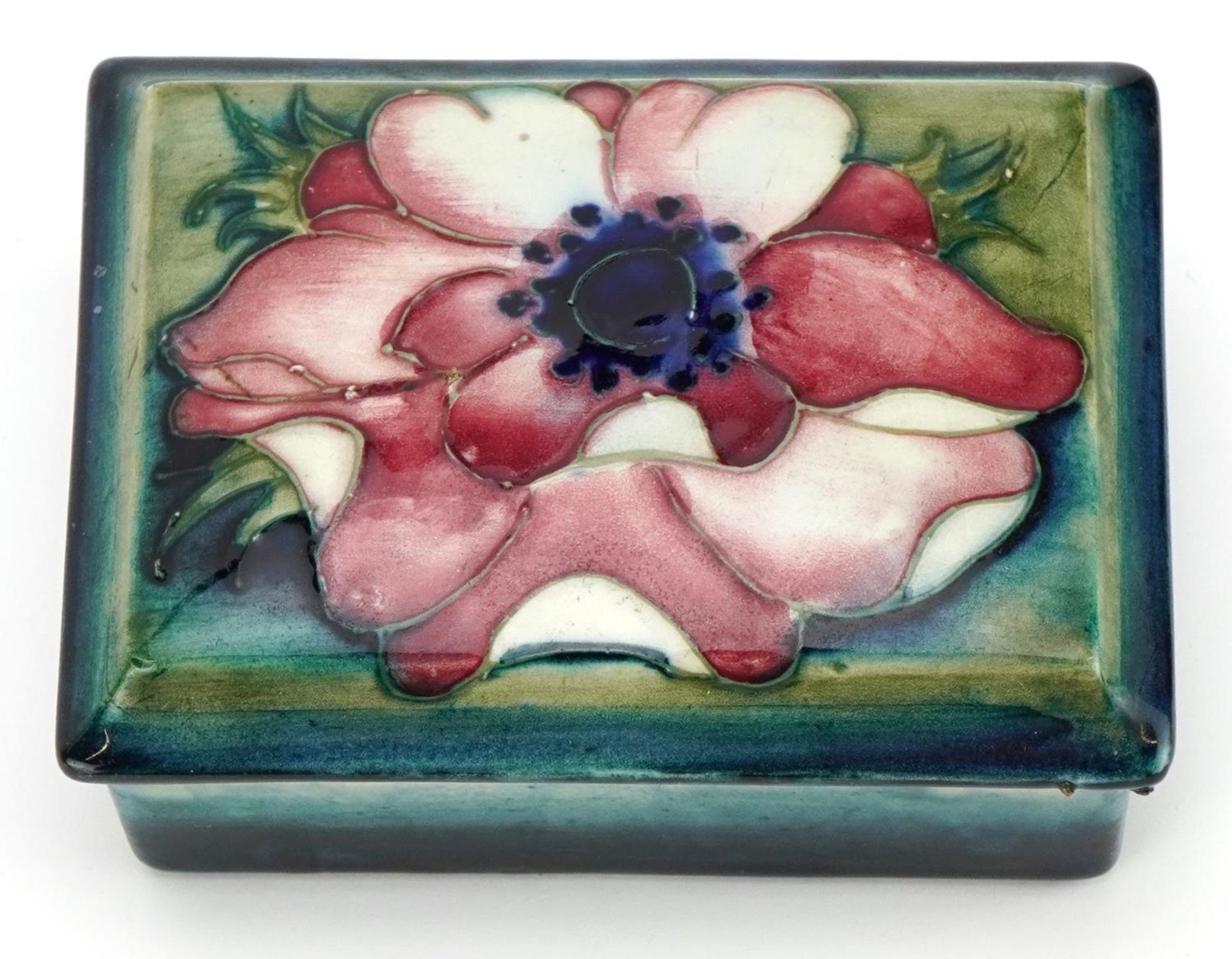 William Moorcroft pottery box and cover hand painted with a flower head, 12cm wide - Bild 2 aus 5