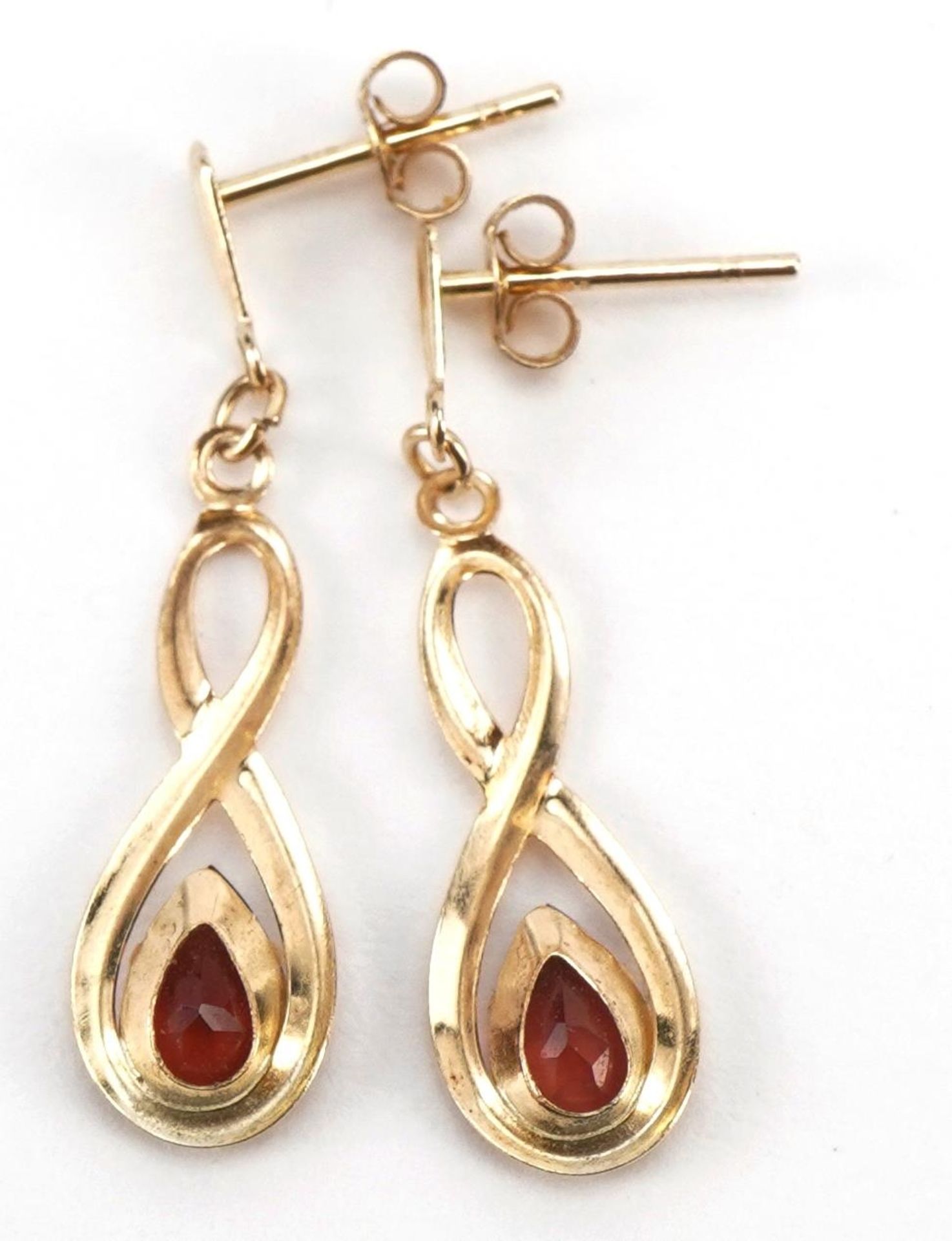 Pair of 9ct gold garnet infinity drop earrings, 2.5cm high, 0.6g - Image 2 of 2