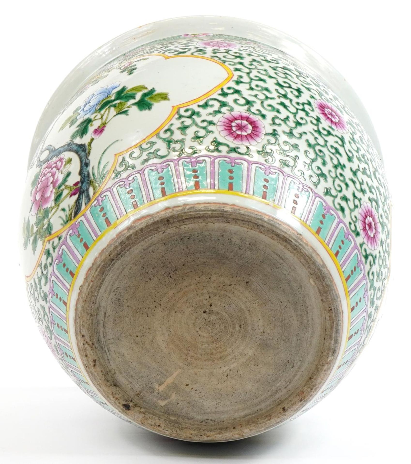 Large Chinese porcelain jardiniere hand painted in the famille rose palette with flowers and - Bild 3 aus 3