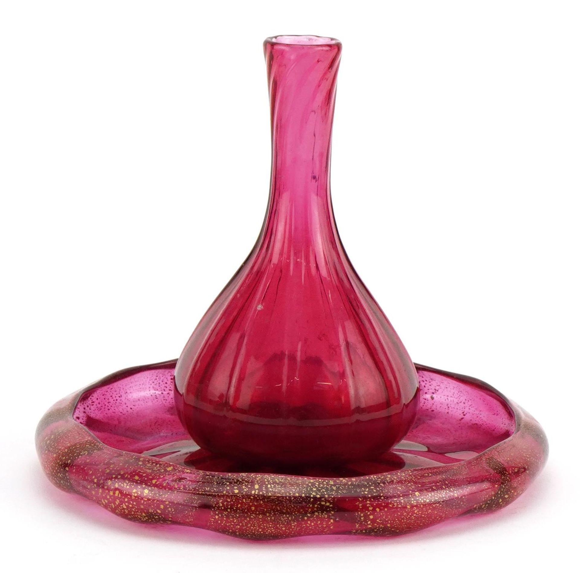 Murano gold flecked cranberry glass dish and a vase, the largest 15.5cm in diameter - Image 3 of 4