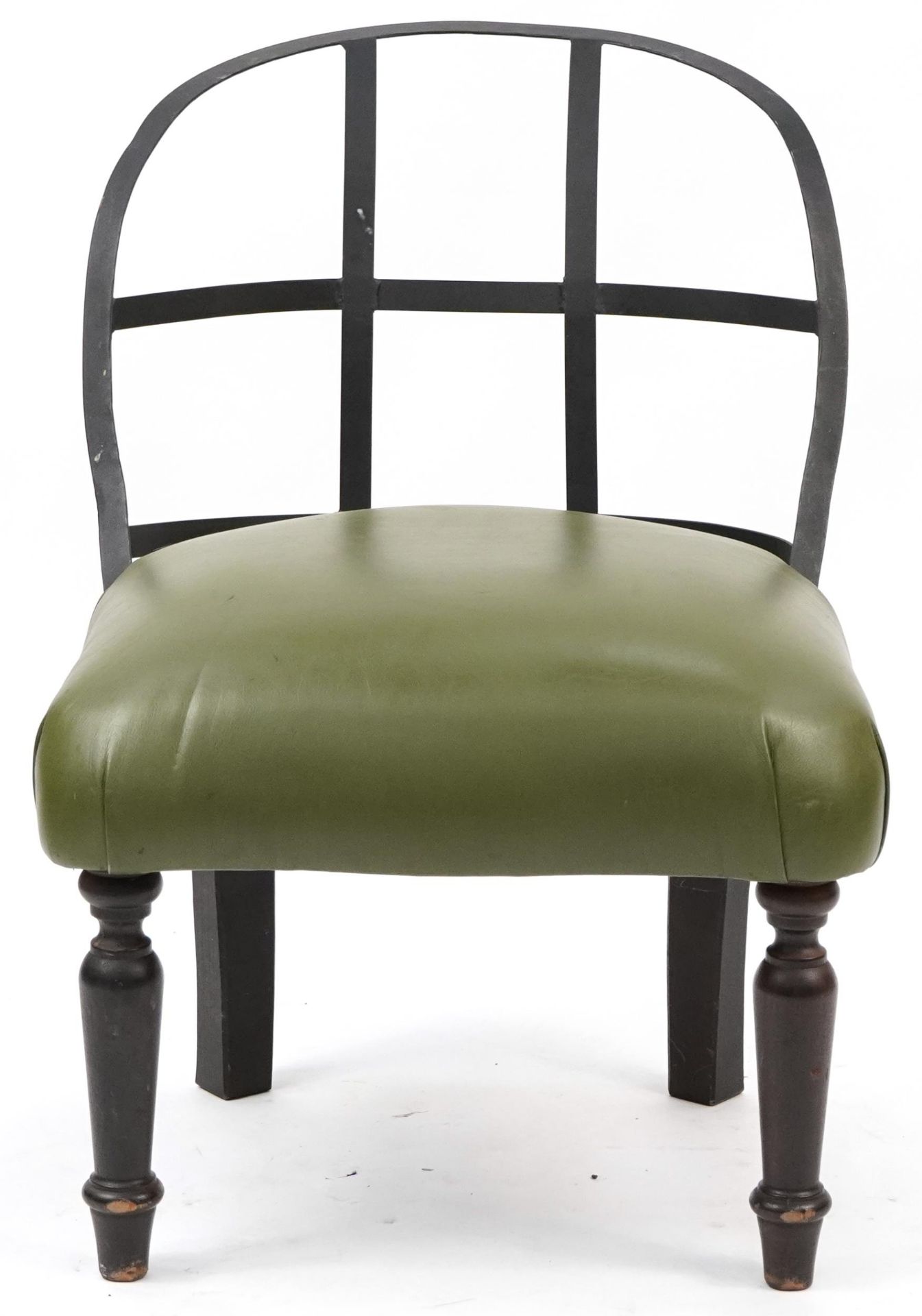 Industrial style wrought iron chair with green leather upholstered seat on turned mahogany legs, - Bild 2 aus 3