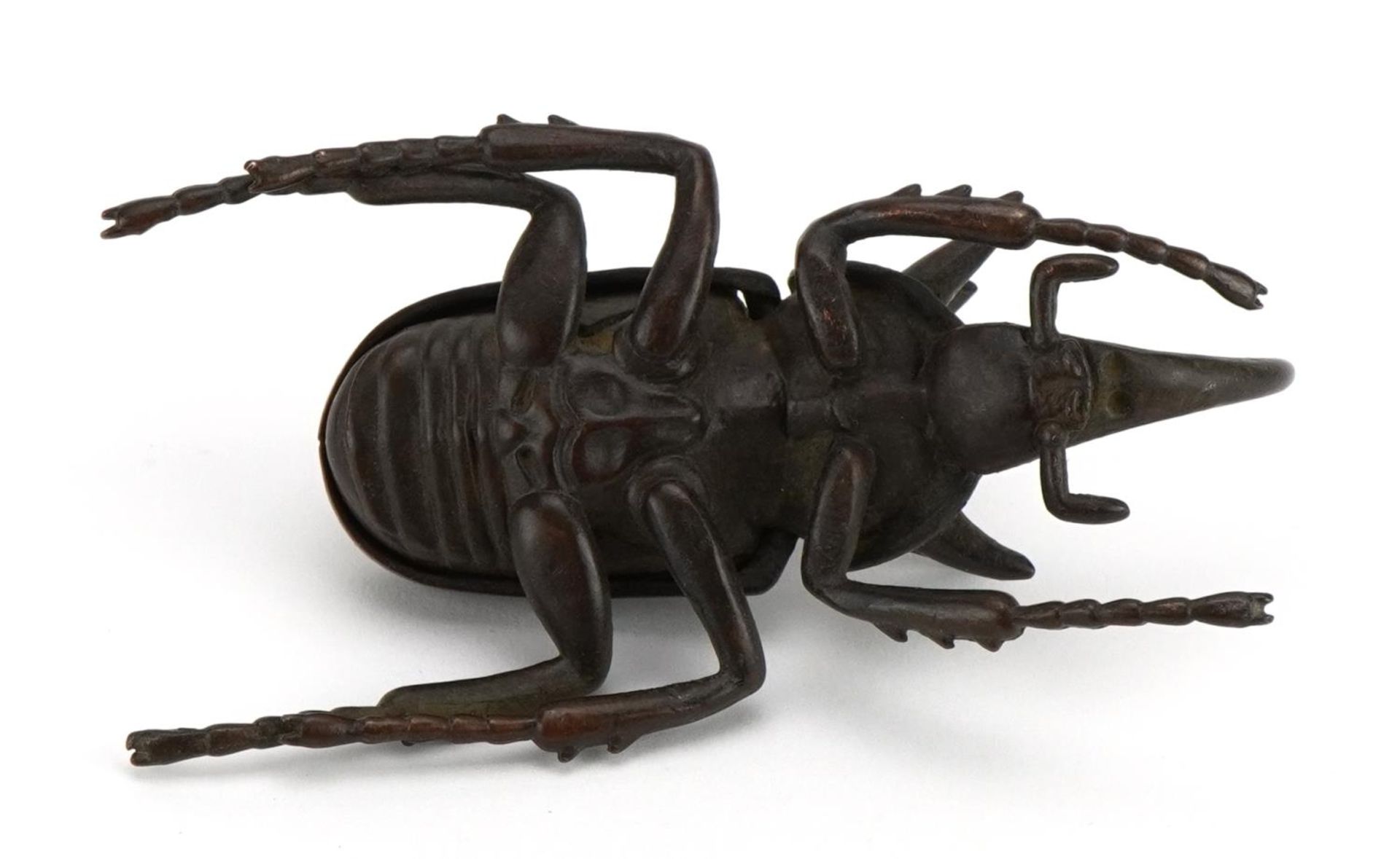 Japanese patinated bronze stag beetle with hinged back 10.5cm in length - Bild 3 aus 3