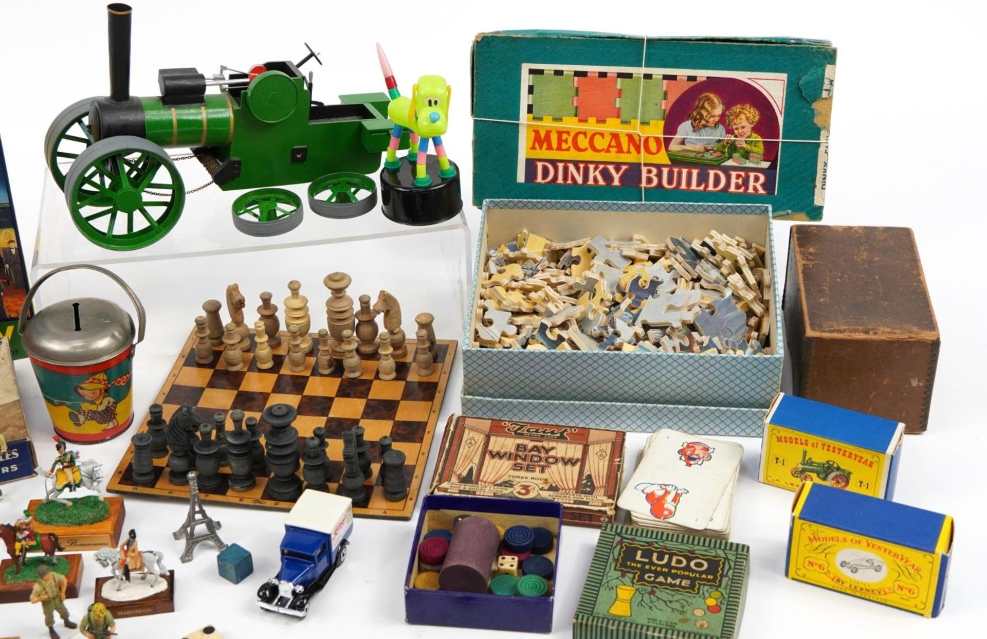 Antique and later toys including bone and ebony Dominoes, turned wooden chess pieces and hand - Image 3 of 5