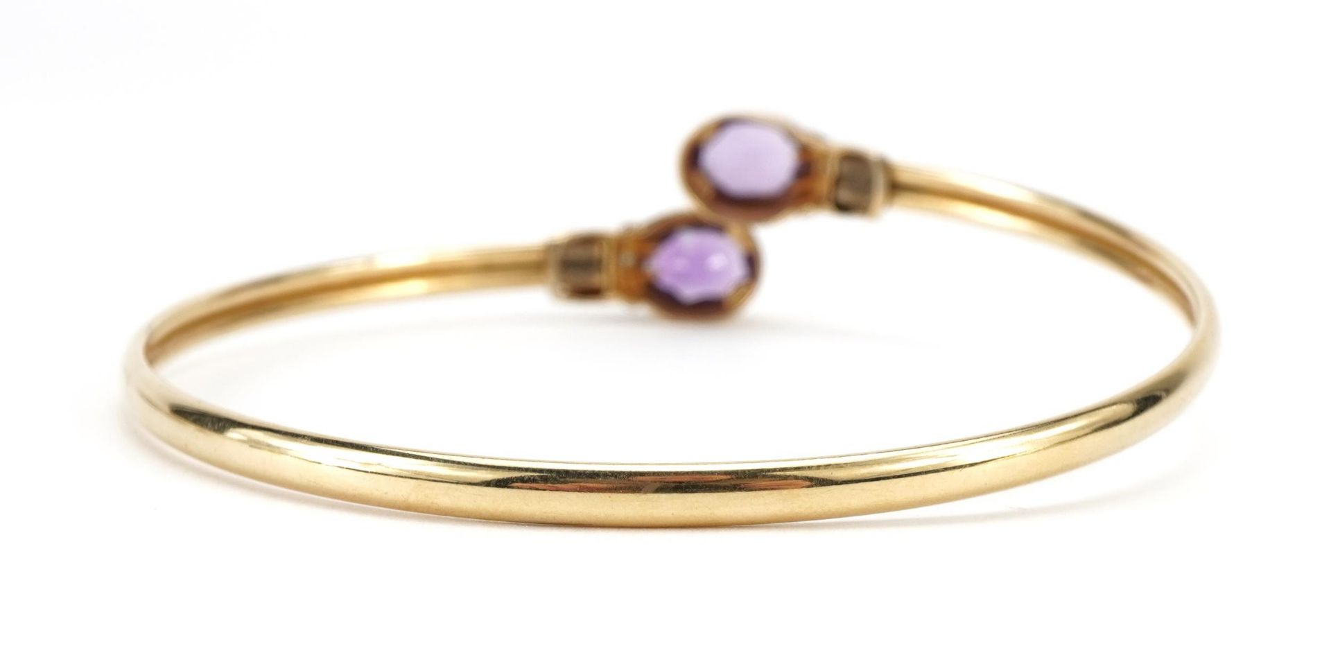 Amethyst and diamond crossover bangle, 7.0cm wide, 6.9g - Bild 2 aus 3