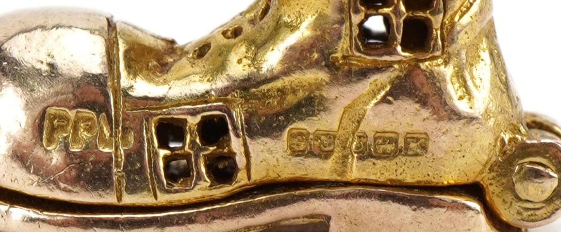 9ct gold shoe charm opening to reveal enamelled figures, 1.5cm high, 3.8g - Image 4 of 5
