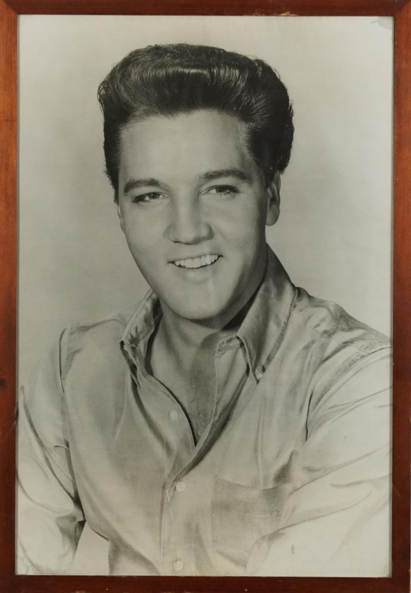 Elvis Presley, print, framed and glazed, 75cm x 51cm excluding the frame - Bild 2 aus 3