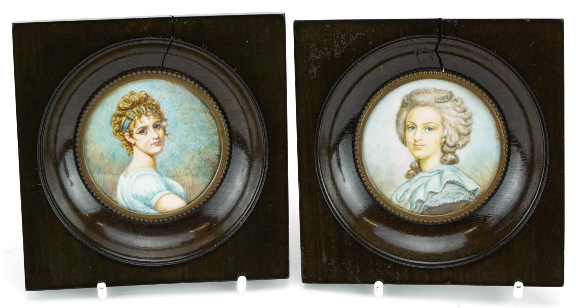 Pair of circular hand painted portrait miniatures of young females, each signed Brilli and housed in - Bild 2 aus 3