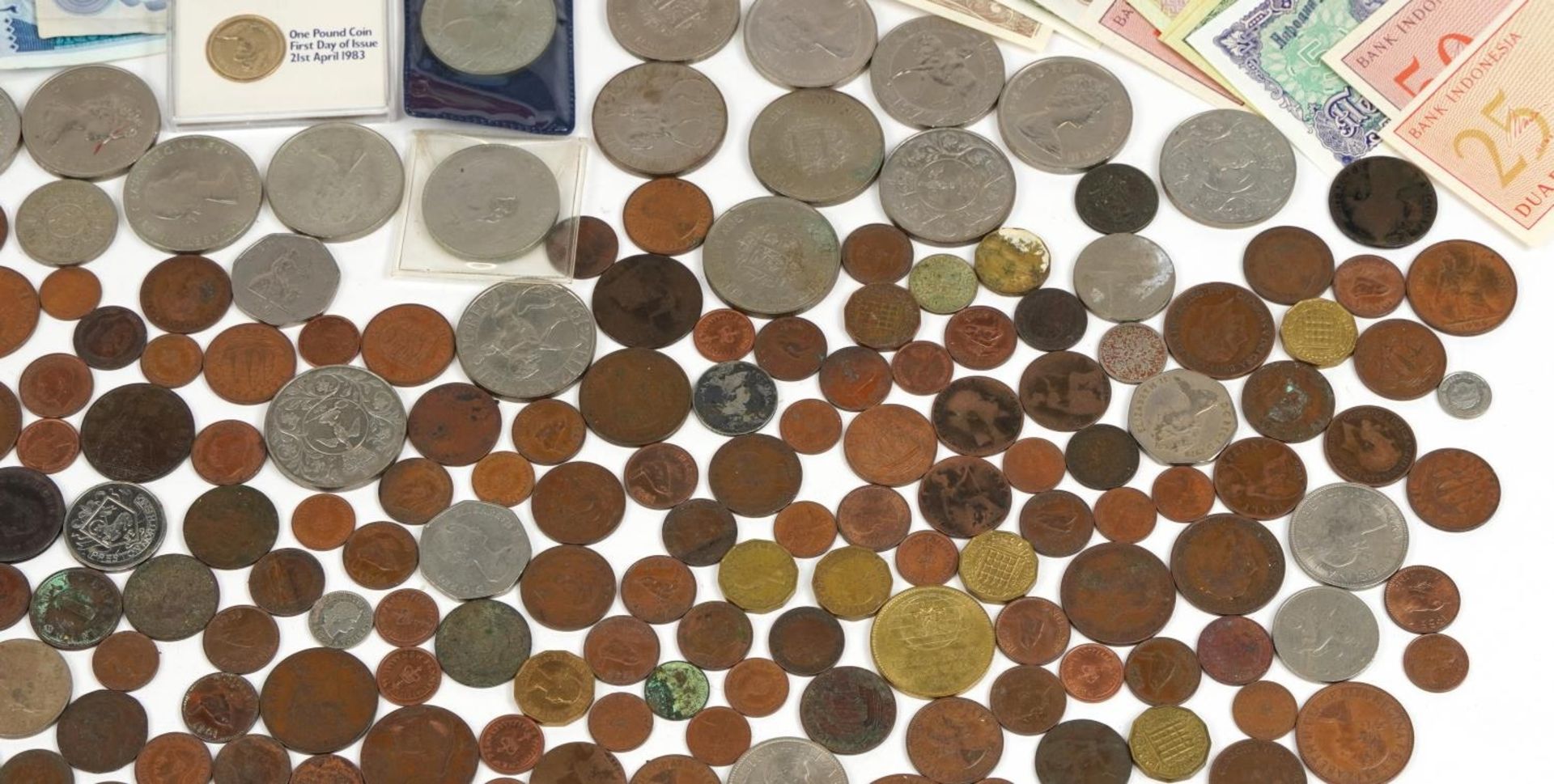 Collection of antique and later British and world coinage and banknotes, some arranged in an - Bild 5 aus 9