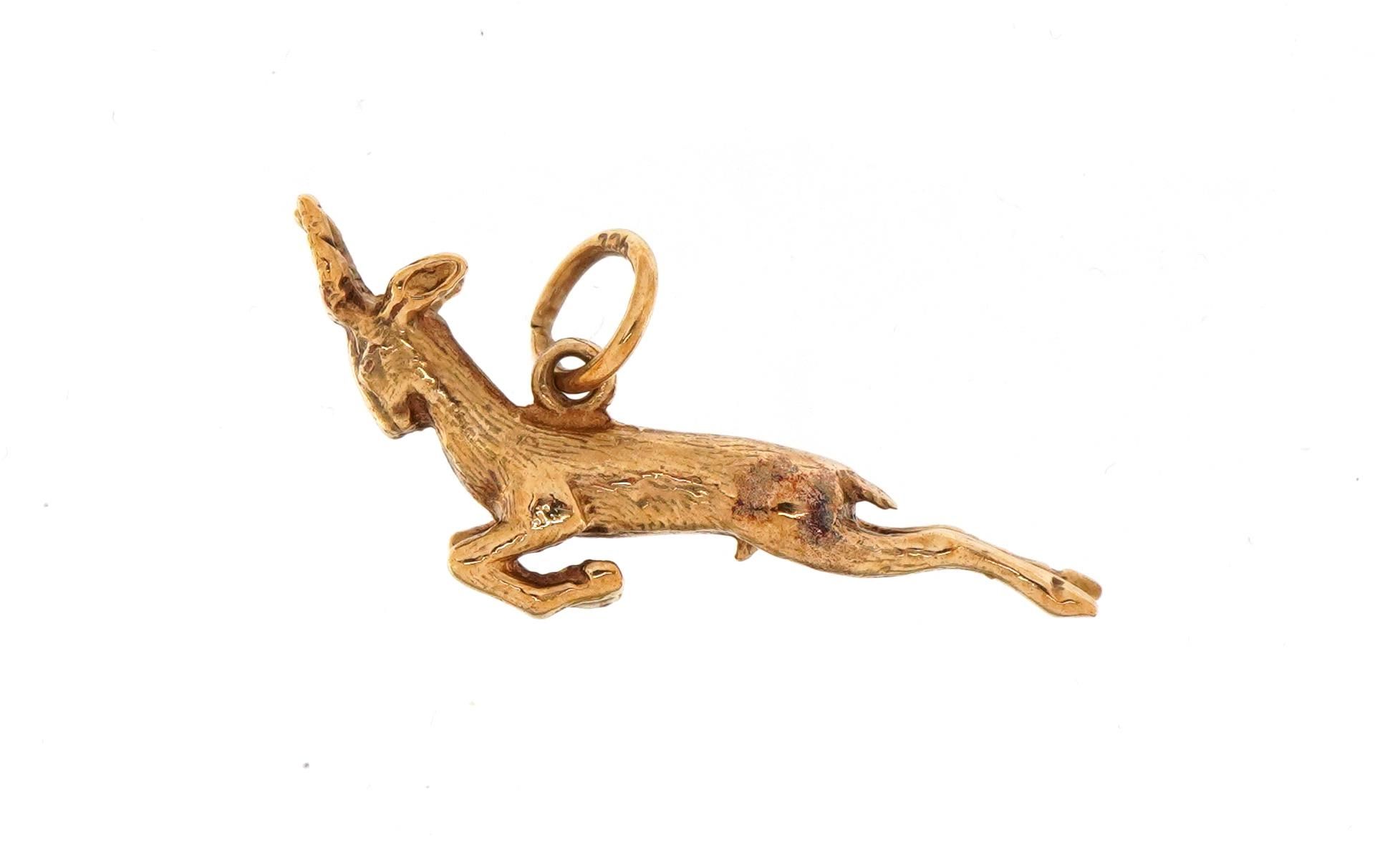 9ct gold gazelle pendant, 2.8cm wide, 3.1g