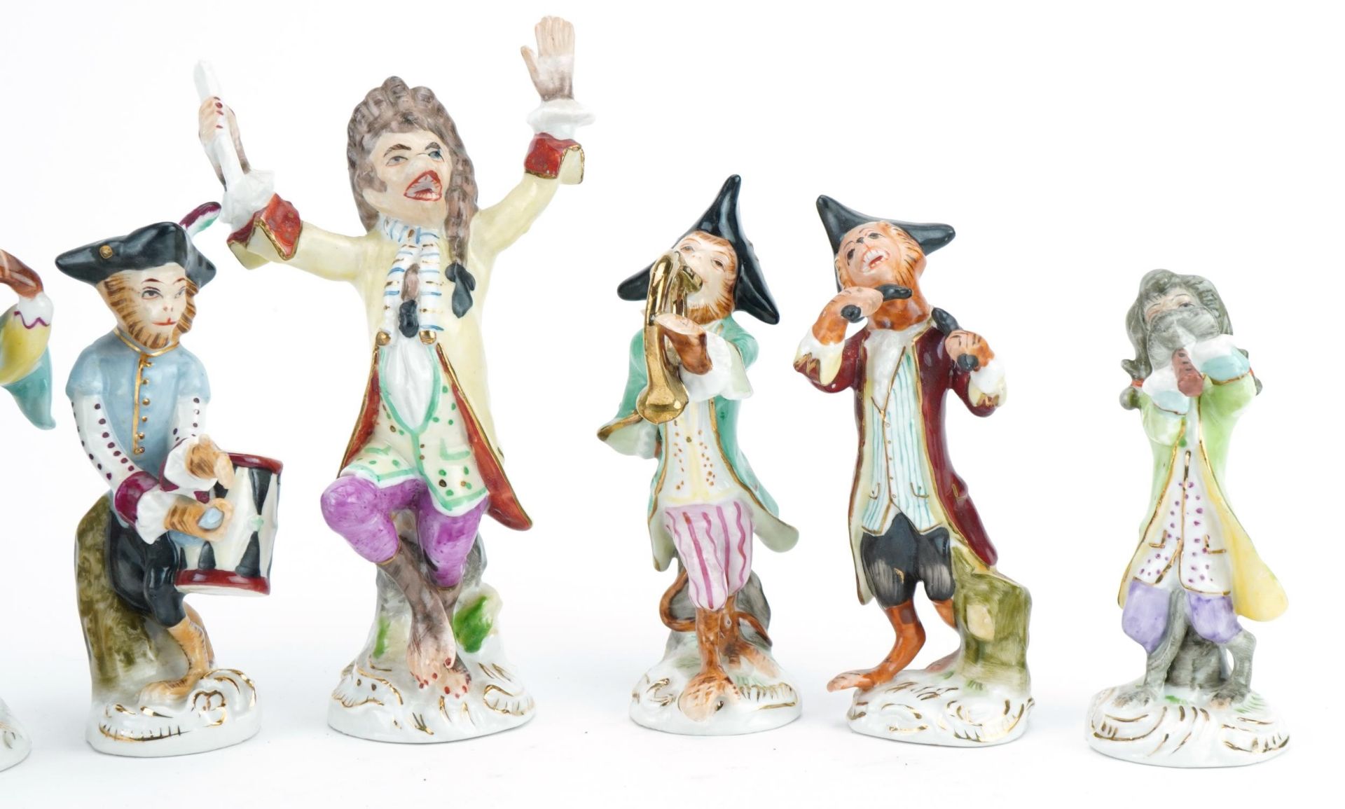 Set of eight continental hand painted porcelain monkey band musicians, 15.5cm high - Bild 3 aus 4