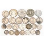 Antique and later American coinage including dollars, half dollars and quarter dollars, 120.5g