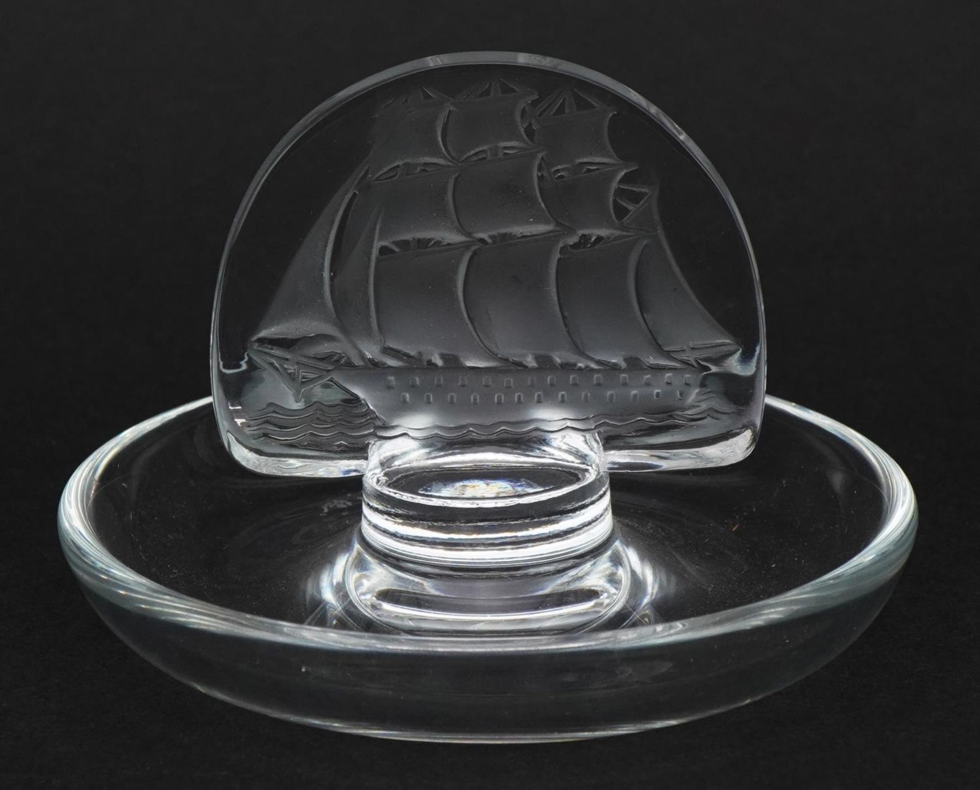 Lalique frosted glass clipper ship ring tray etched with Lalique France to the base, 10cm in - Bild 2 aus 4