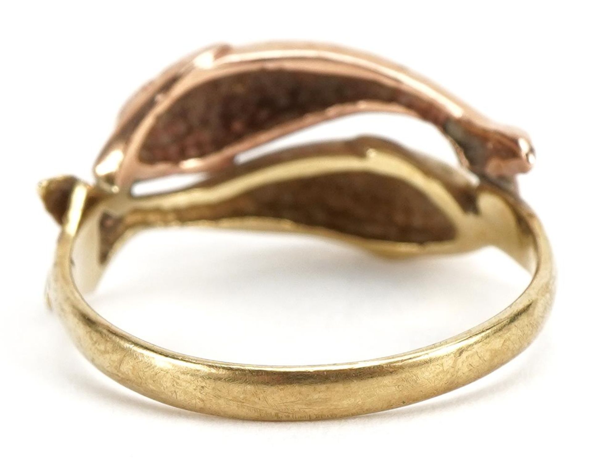 9ct two tone gold dolphin design crossover ring, size P, 2.7g - Bild 2 aus 2