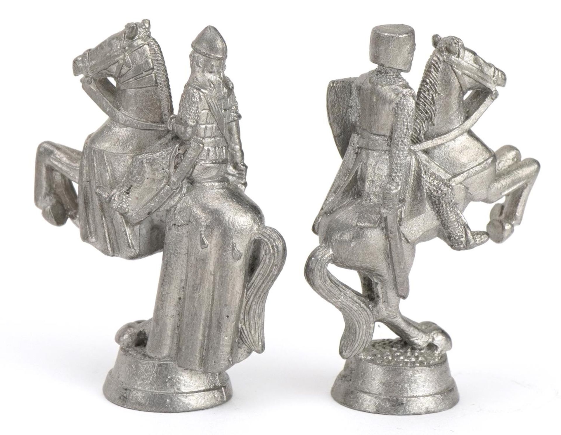 White metal medieval design chess set, the largest pieces 6.5cm high - Image 5 of 6