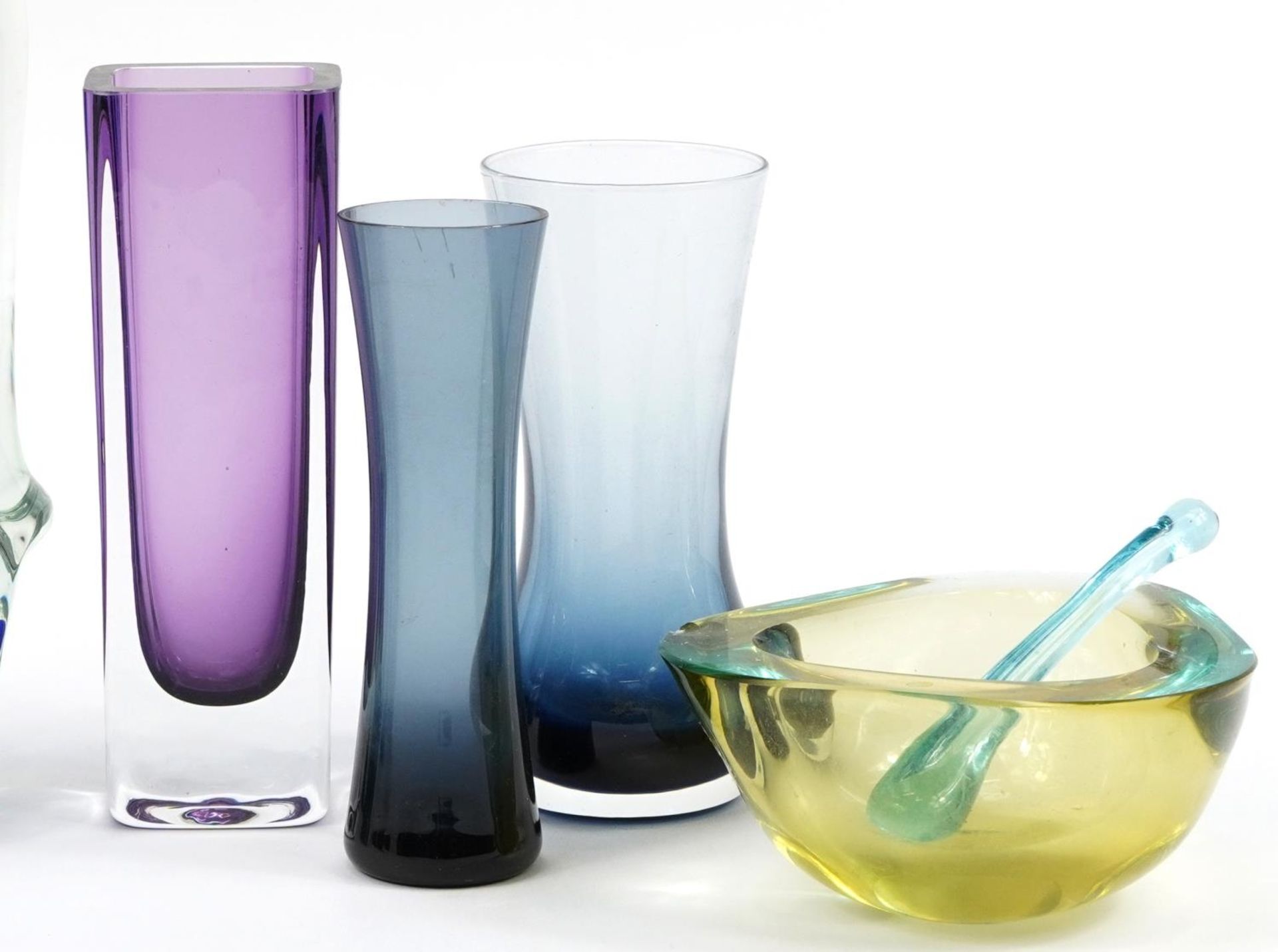 Art glassware including Caithness, Murano dishes and stylish vase with handle, the largest 22cm high - Bild 3 aus 4