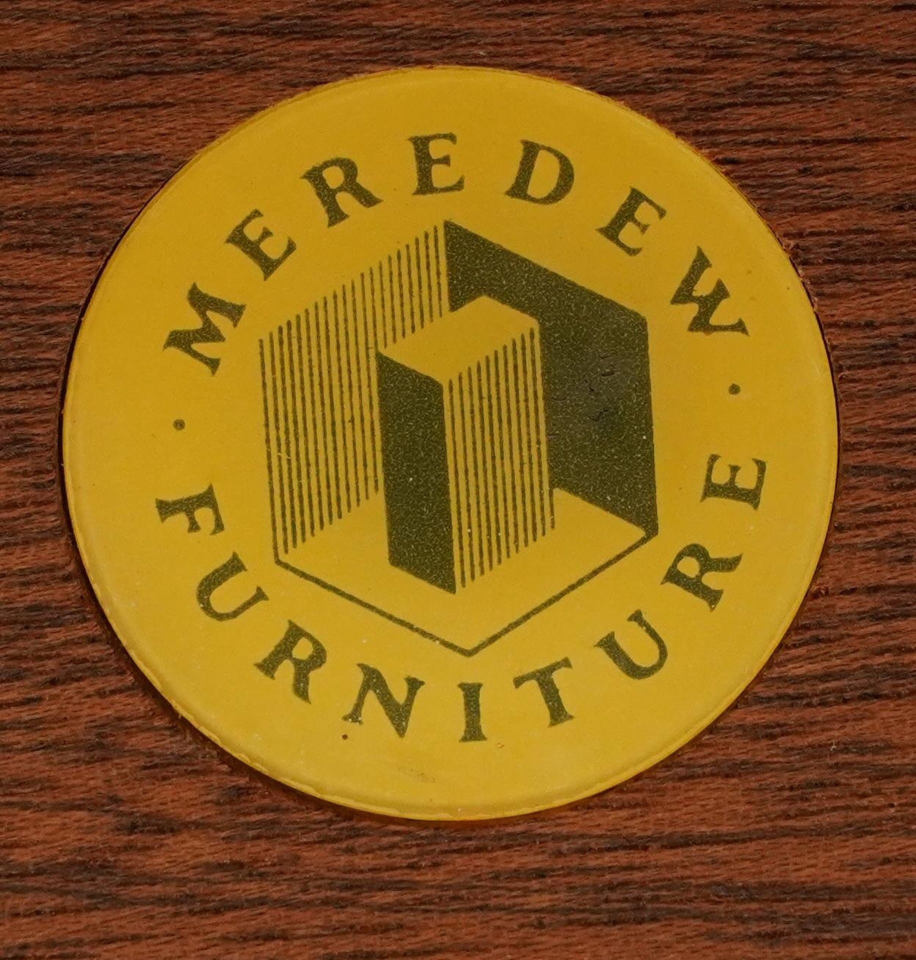 Vintage Meredew five drawer chest with brass handles, 127cm H x 61cm W x 45.5cm D - Bild 4 aus 4