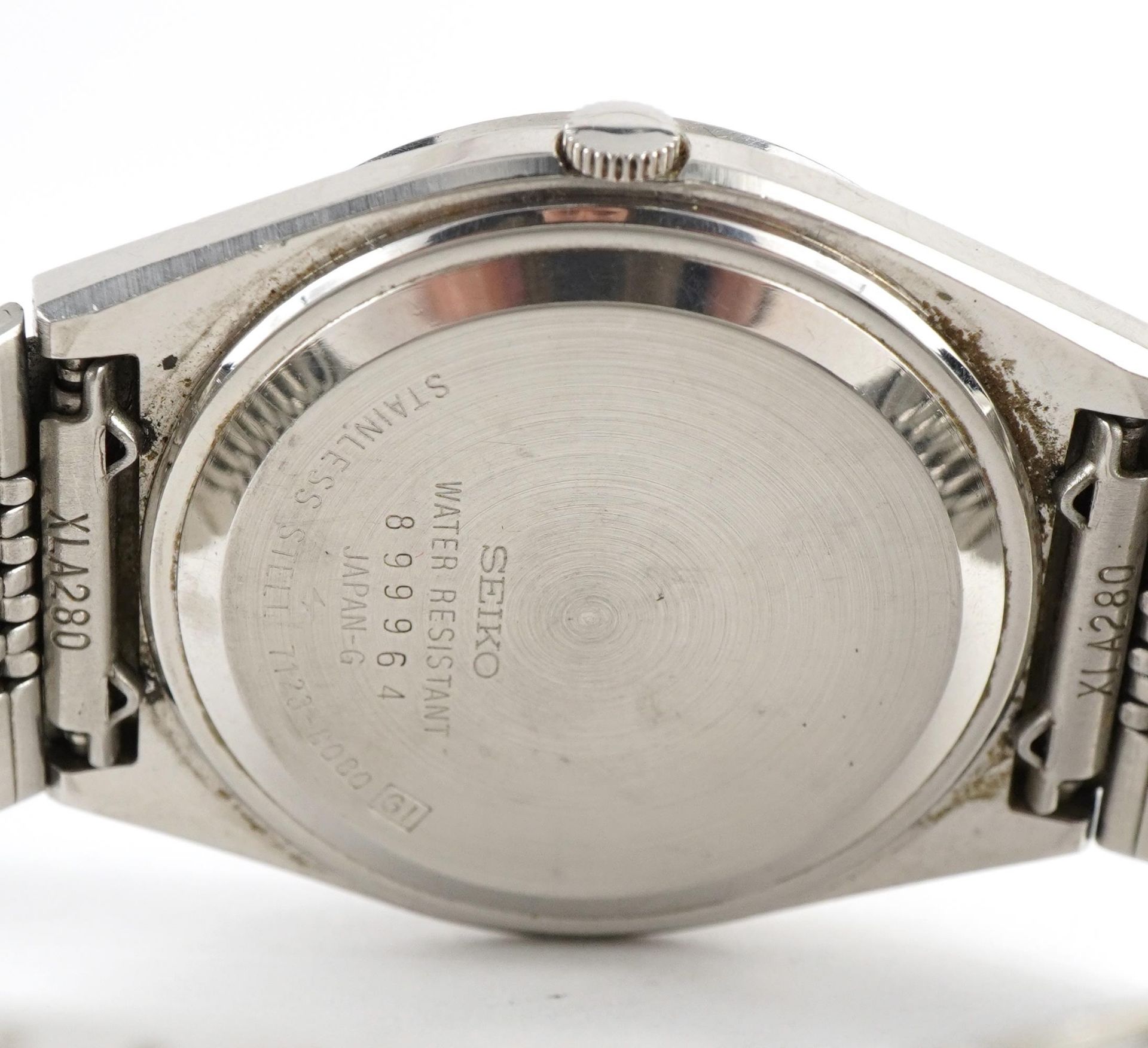 Seiko, gentlemen's Seiko type II stainless steel quartz wristwatch with date aperture, the case - Image 5 of 7