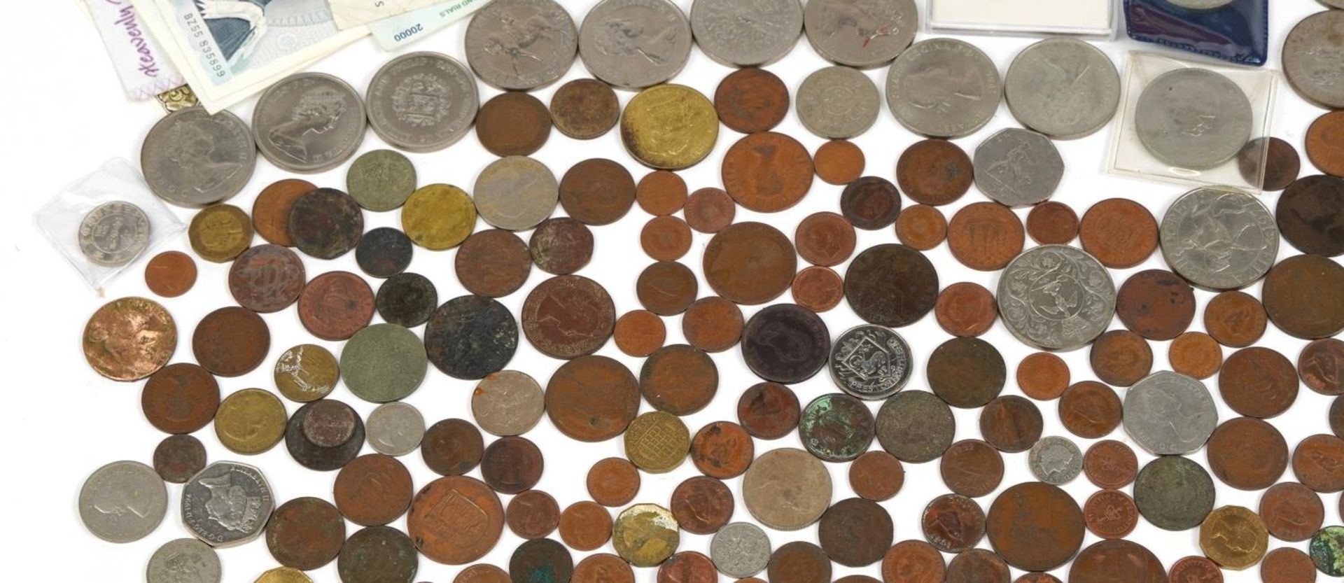 Collection of antique and later British and world coinage and banknotes, some arranged in an - Bild 4 aus 9