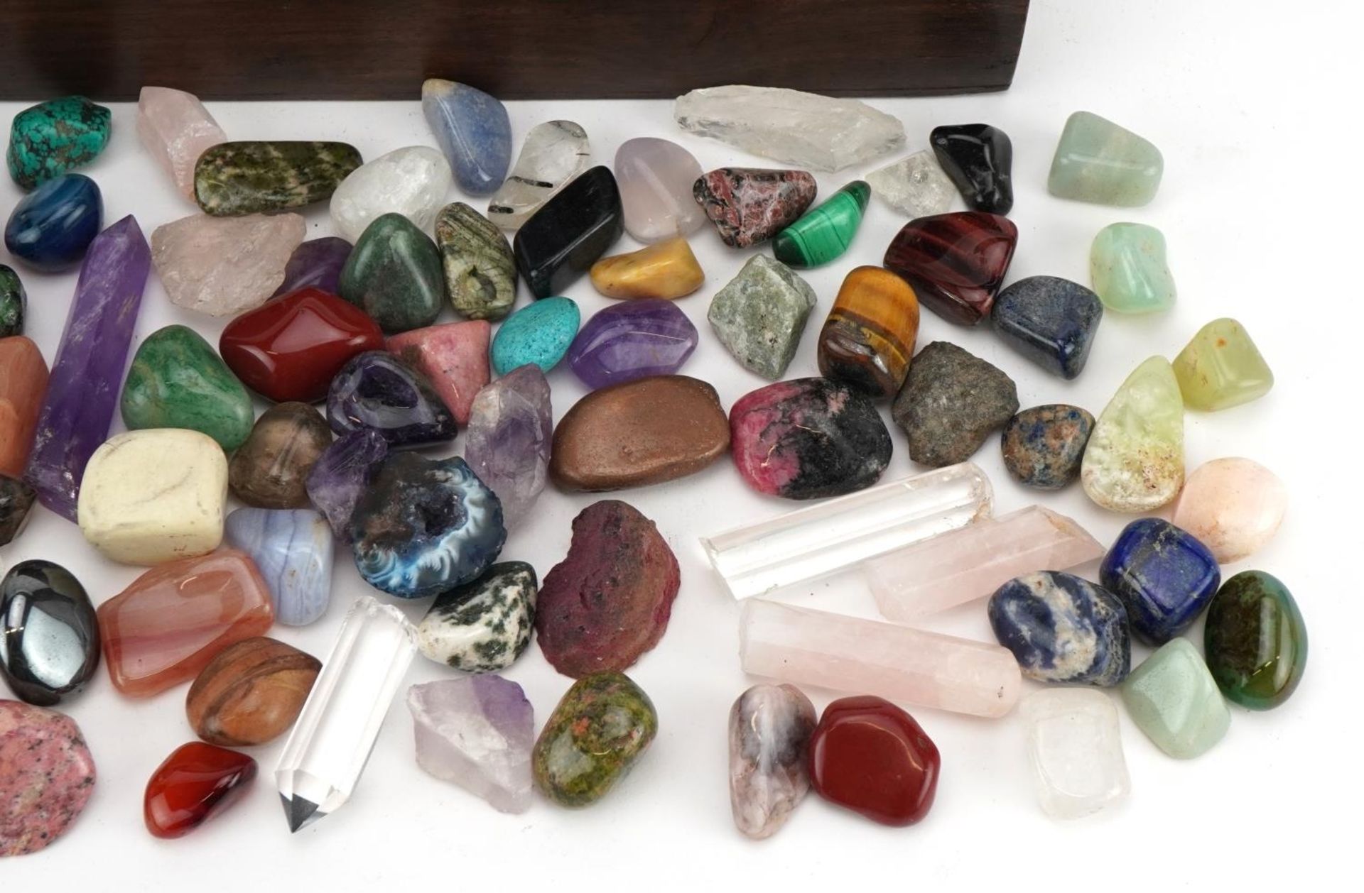 Collection of rock minerals and specimens including rose quartz, tiger's eye, turquoise, lapis - Image 3 of 3