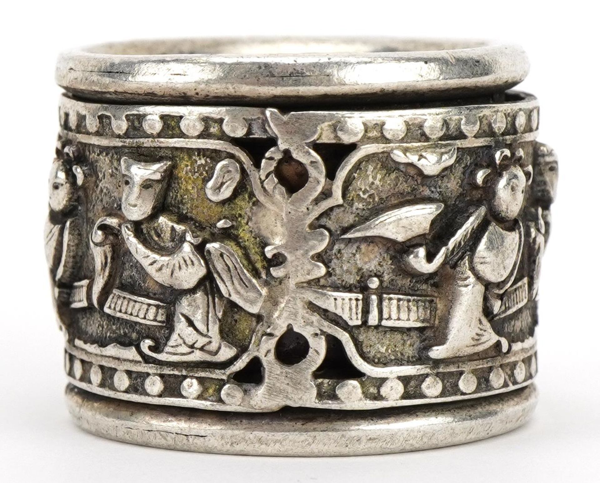 Chinese silver coloured metal archer's ring decorated with figures, 3cm in diameter - Image 2 of 3