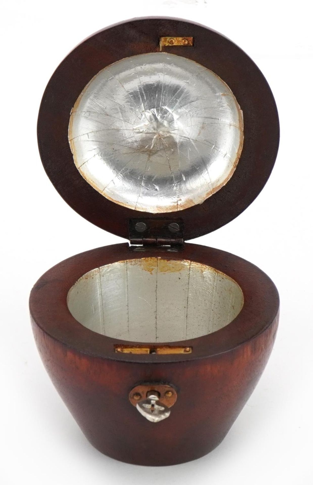 George III style treen tea caddy in the form of an apple, 12.5cm high - Image 2 of 4