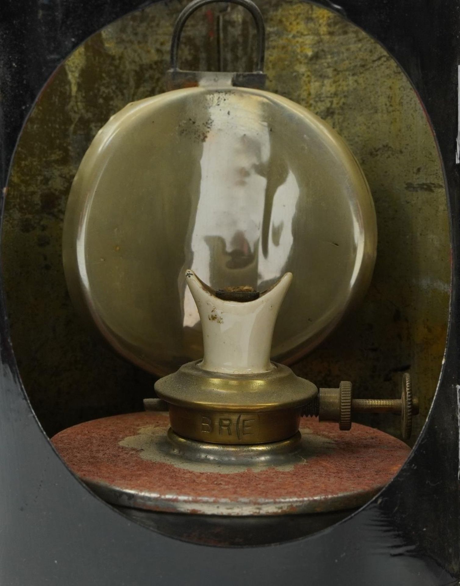 Railwayana interest British Railway lantern with plaque impressed BR (E) Sheffield Vic 18, ceramic - Image 5 of 6