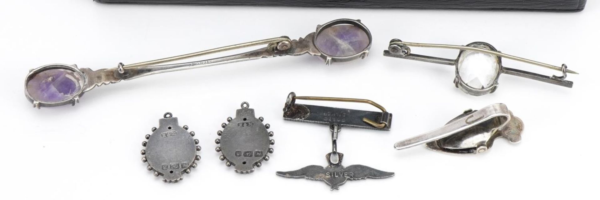 Victorian and later silver jewellery including military interest enamelled RAF brooch and amethyst - Bild 3 aus 4