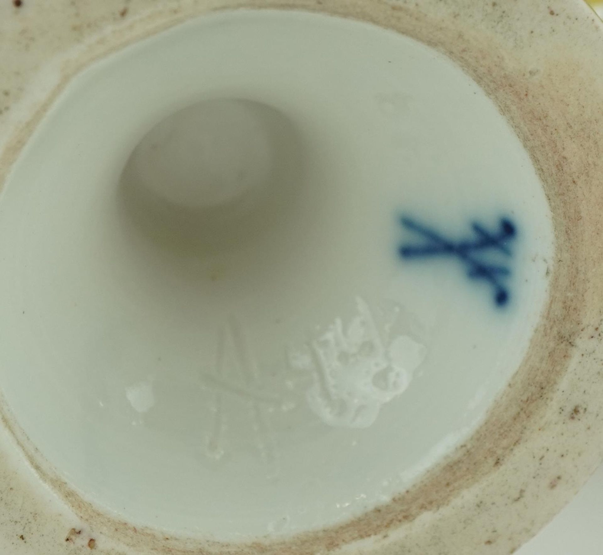 Meissen, pair of German floral encrusted porcelain vases hand painted with flowers, blue crossed - Bild 4 aus 4