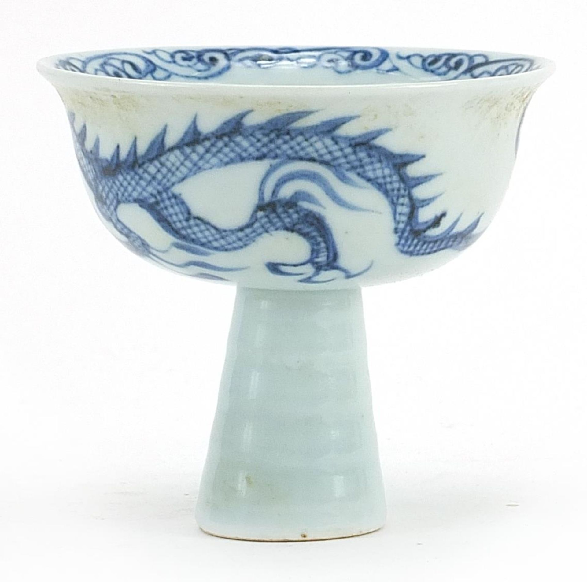 Chinese blue and white porcelain stem bowl hand painted with a dragon chasing a flaming pearl, 9cm - Bild 2 aus 3