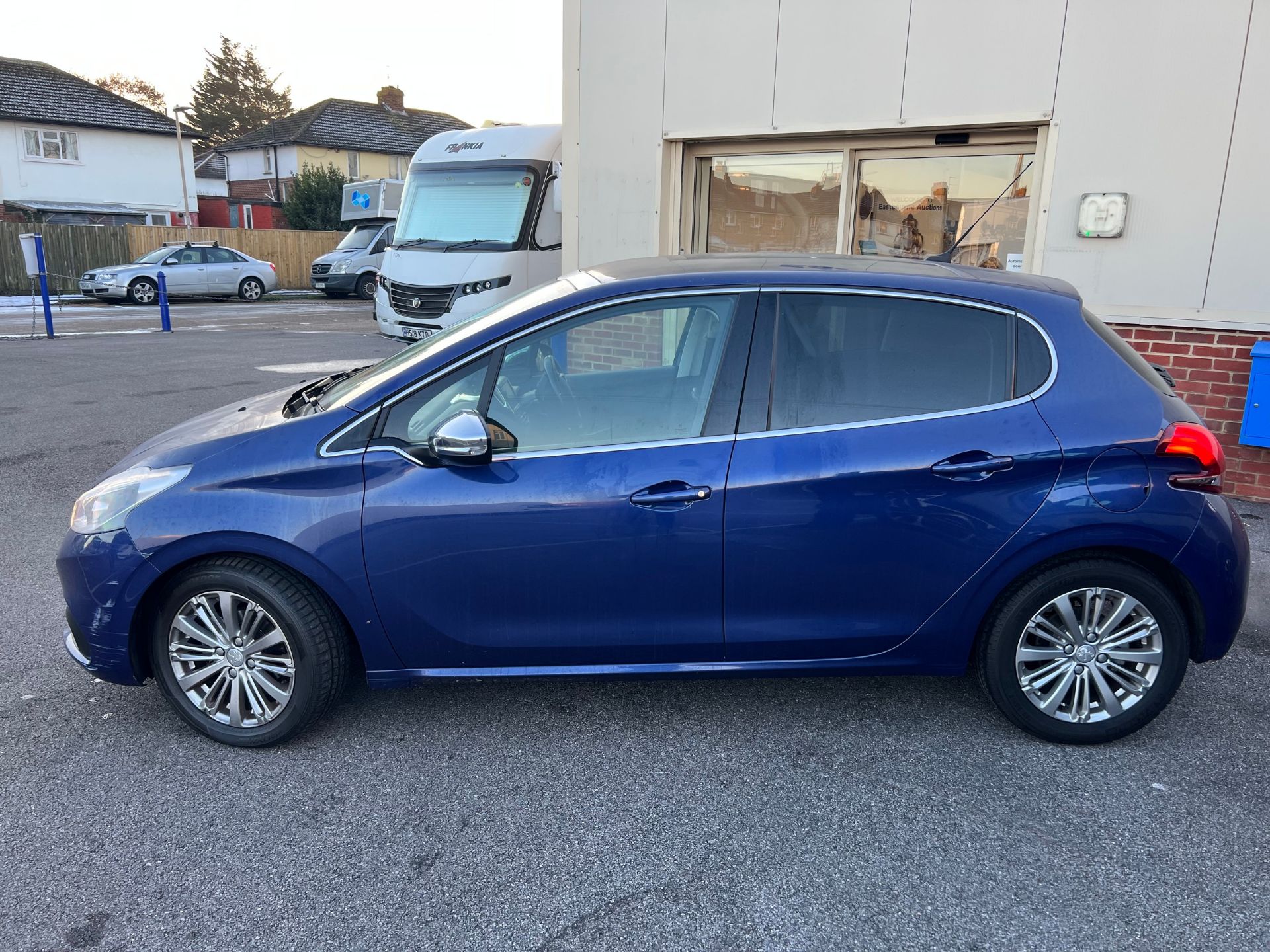 2017 automatic Peugeot 208 1.2 petrol five door hatchback, Reg L19ACT, 8967 miles, no tax, no MOT, - Bild 3 aus 18