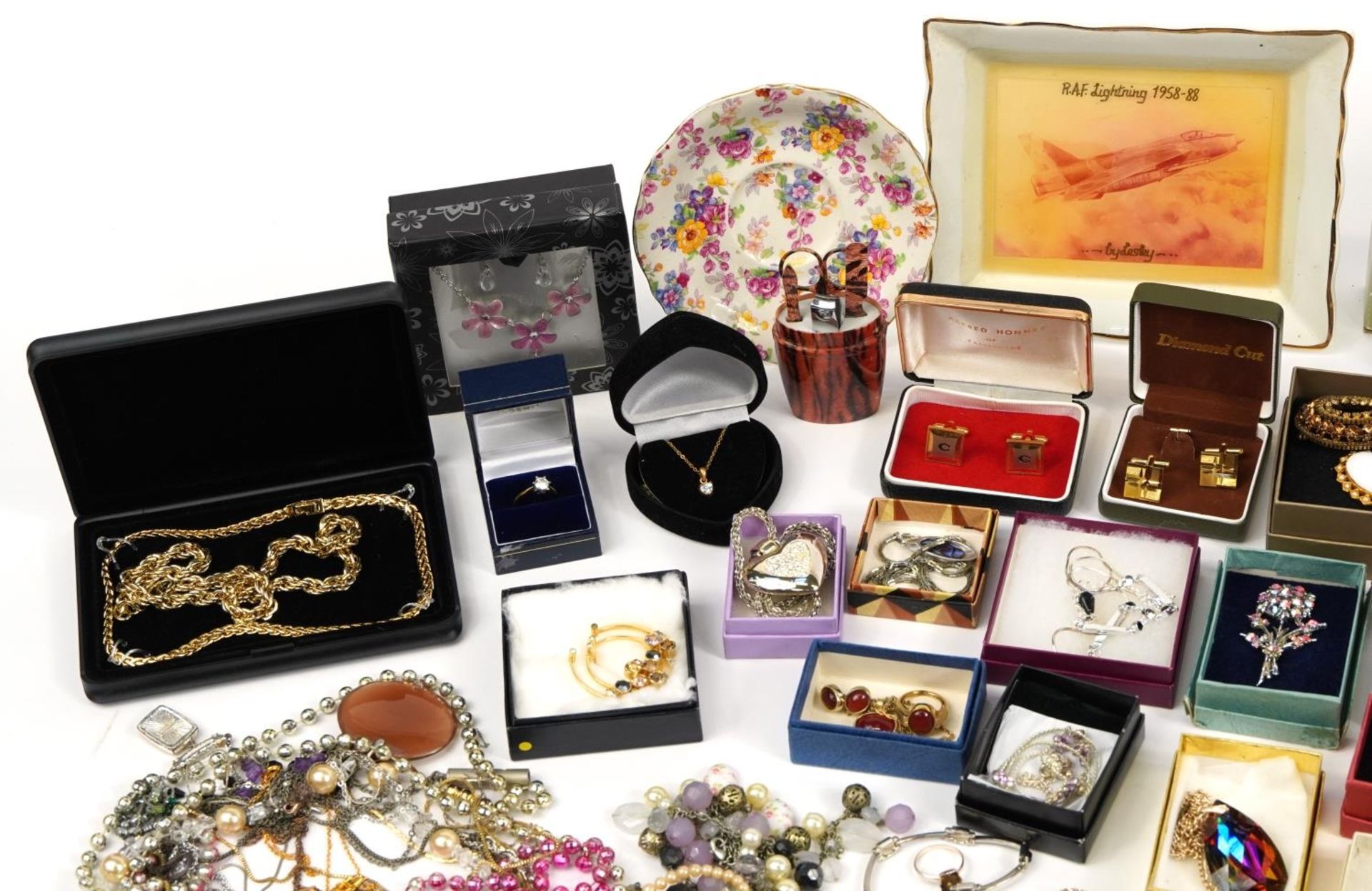 Large collection of vintage and later costume jewellery and wristwatches including brooches, - Image 2 of 7