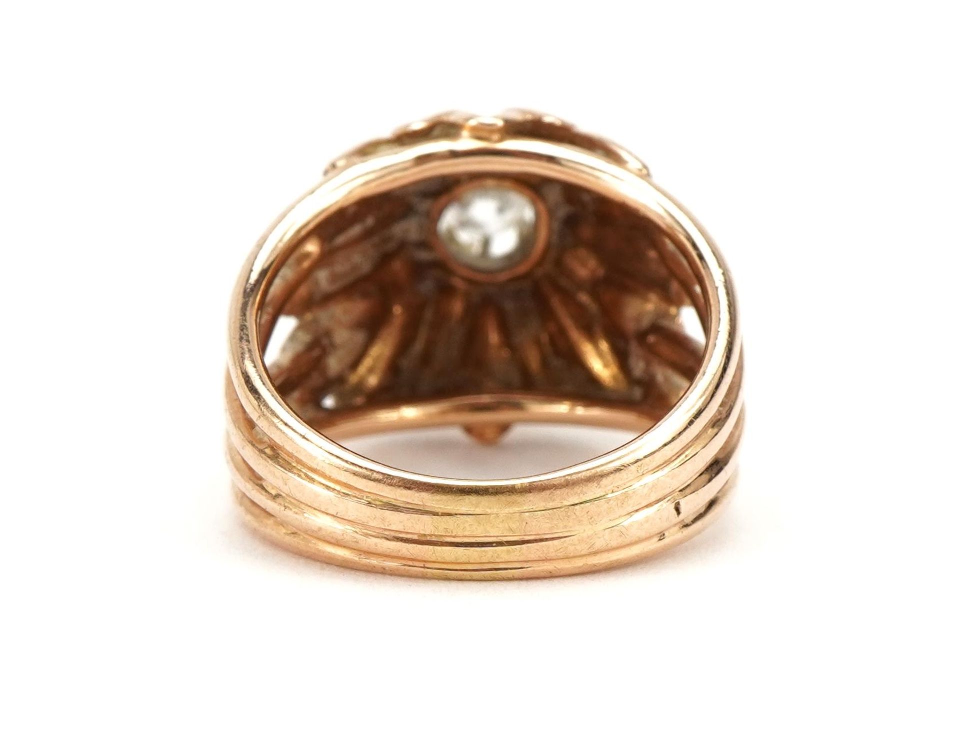 18ct rose gold flower head ring set with a clear stone, size M, 8.4g - Image 2 of 2