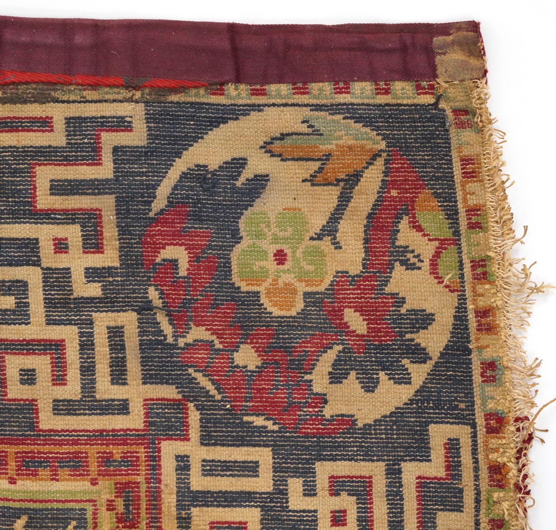 Rectangular Chinese red and blue ground rug having an all over floral design, 192cm x 134cm - Bild 6 aus 6