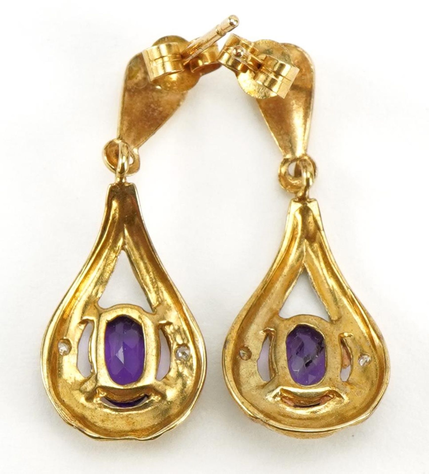 Pair of unmarked gold amethyst and diamond drop earrings, 2.5cm high, 2.0g - Bild 2 aus 2