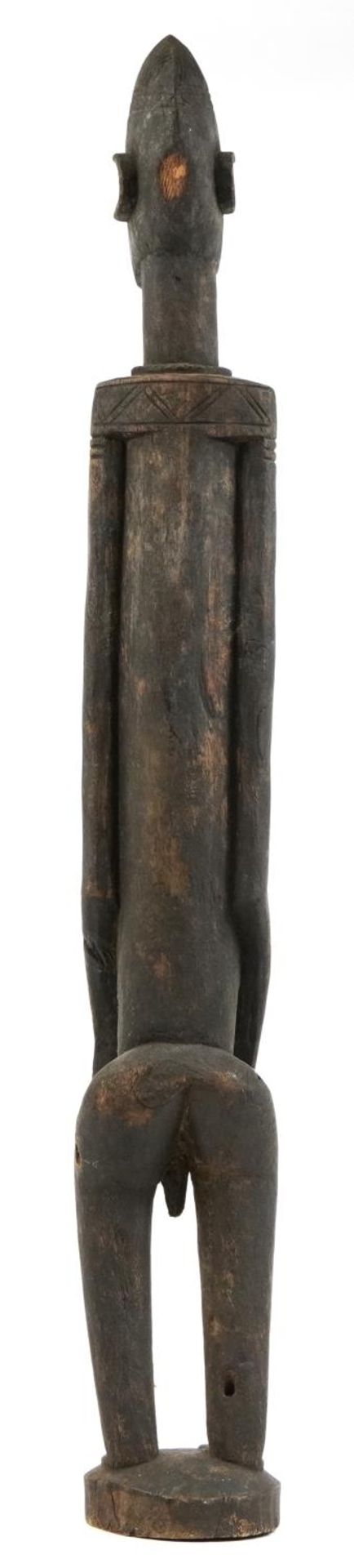 African tribal interest floor standing carved hardwood fertility figure, 102.5cm high - Bild 2 aus 3