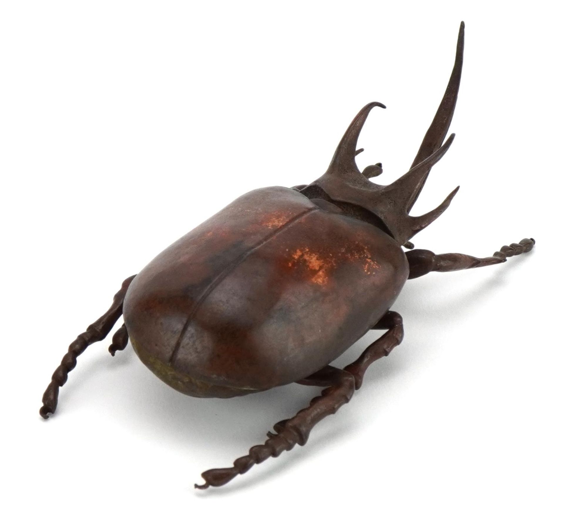 Japanese patinate bronze beetle with opening back, 12cm in length - Bild 2 aus 3