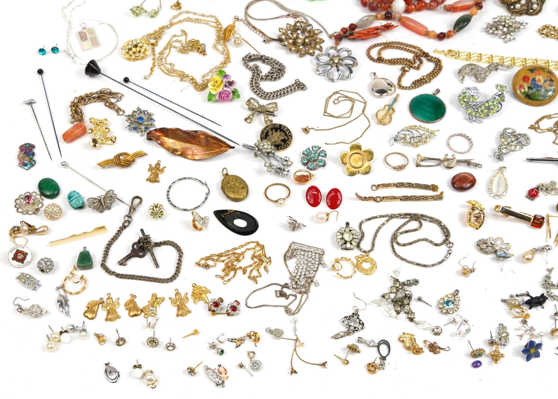 Vintage and later costume jewellery including brooches, necklaces, bracelets and earrings - Bild 4 aus 5