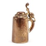 9ct gold opening beer stein charm, 2.1cm high, 1.5g