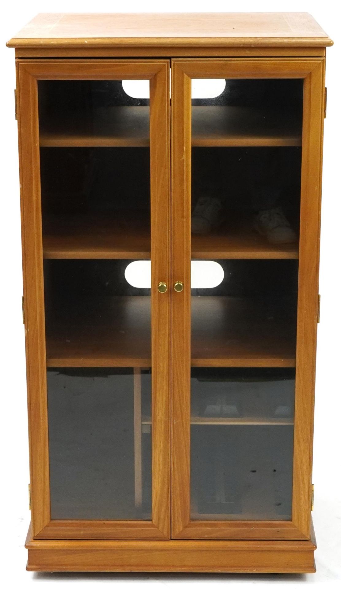 Light mahogany bookcase with glazed doors, 98cm H x 54cm W x 45cm D - Bild 2 aus 6