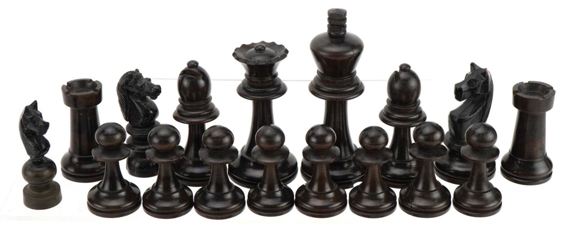 Boxwood and ebonised Staunton pattern chess set with wooden case, the largest pieces each 8.5cm high - Image 3 of 7