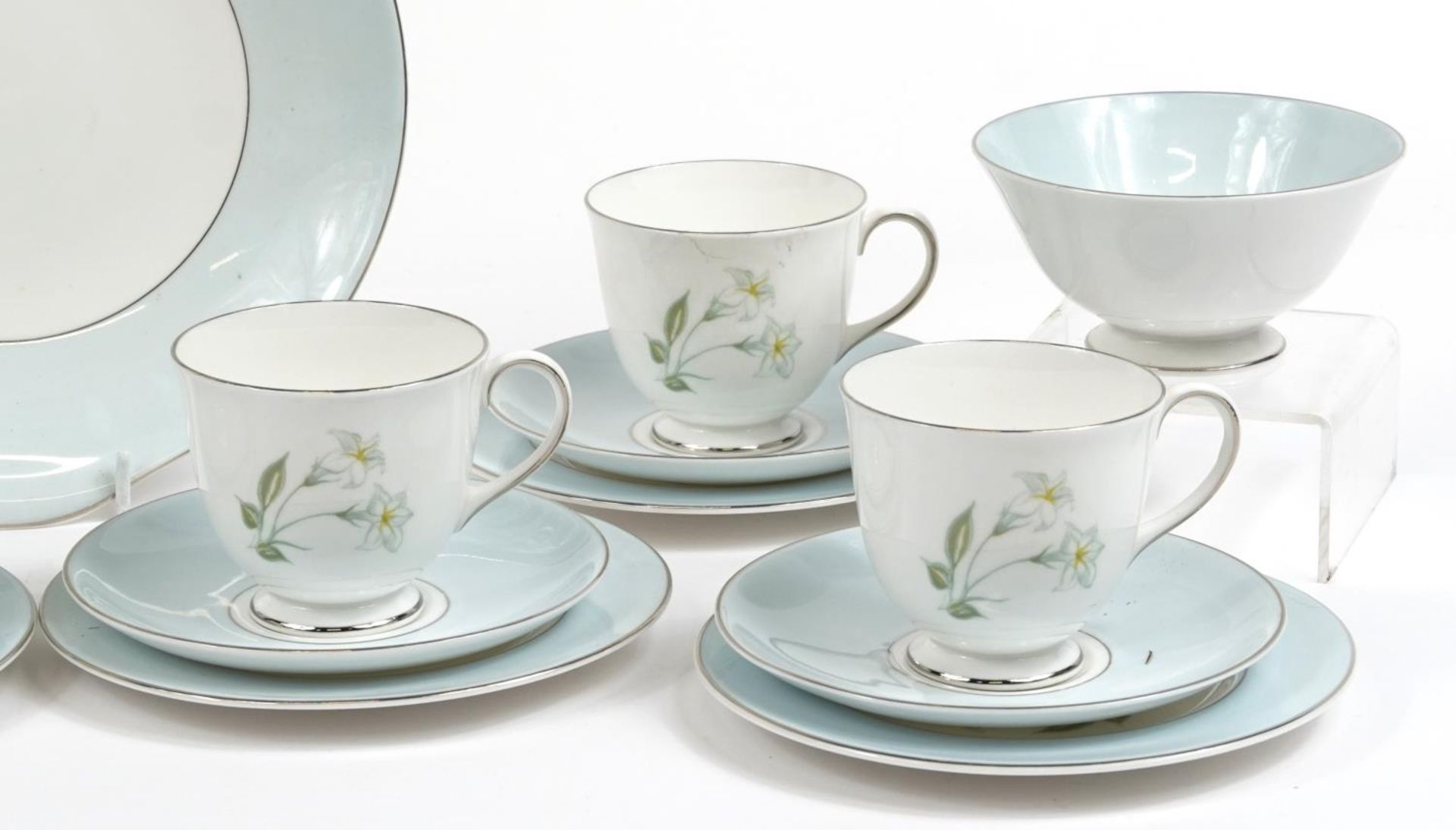 Susie Cooper Jasmine teaware including milk jug, sugar bowl and trios, the largest 26cm wide - Image 3 of 4