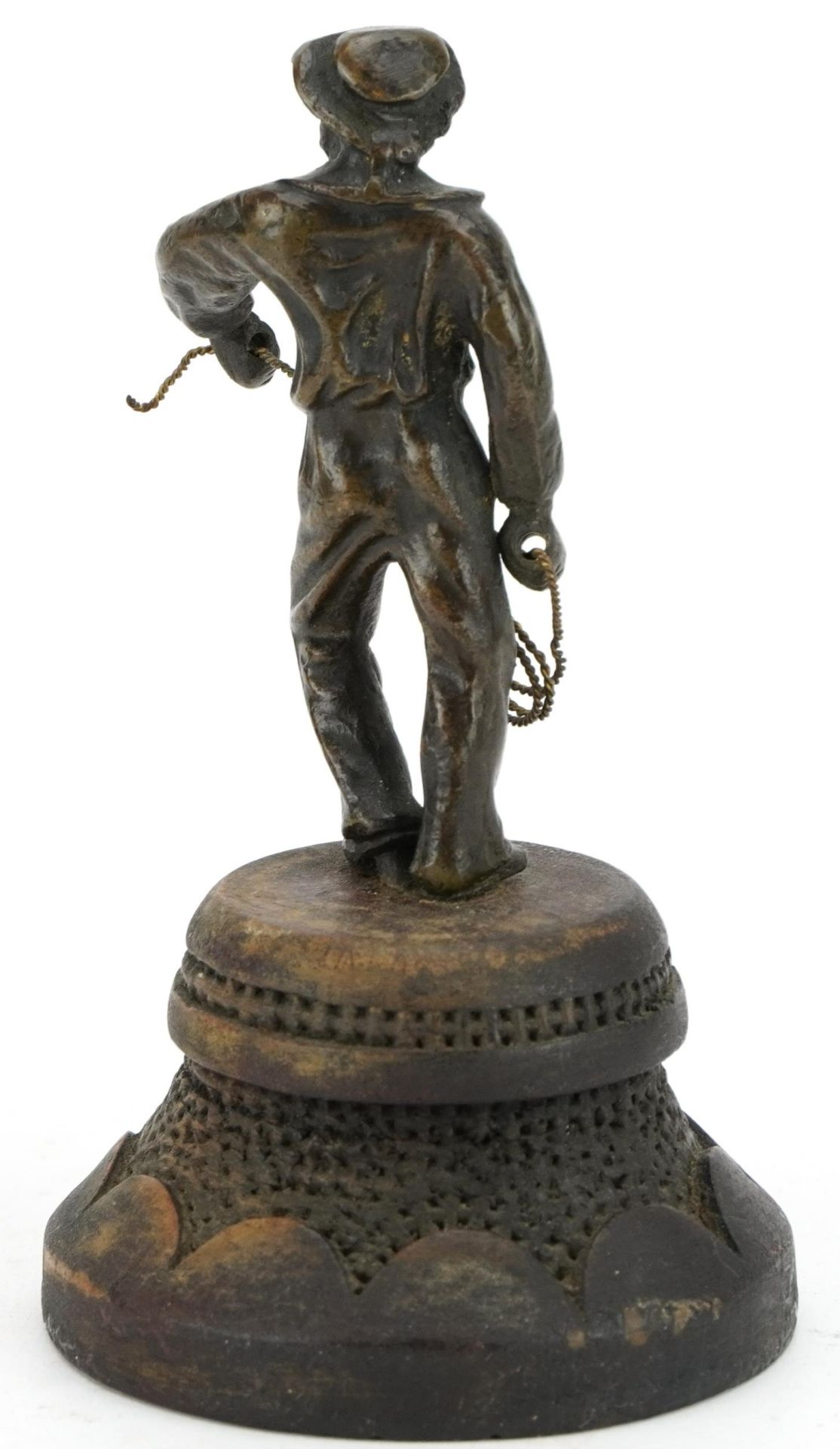 Patinated bronze study of a fisherman raised on a lacquered wood base - Bild 2 aus 3